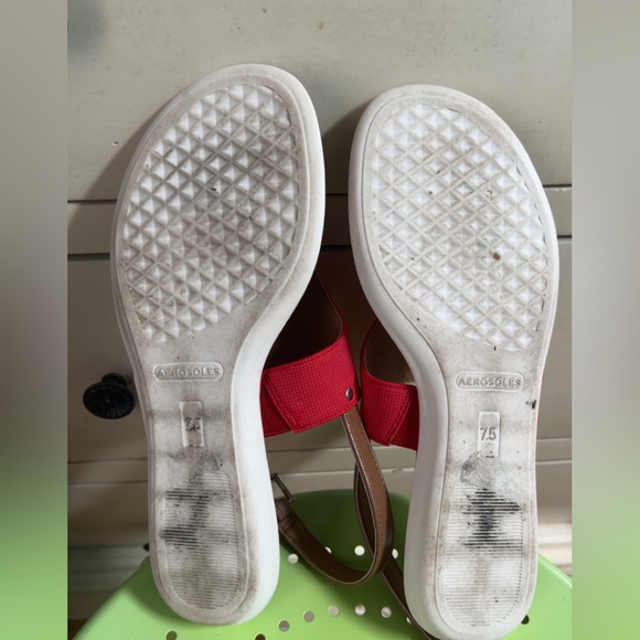 AEROSOLES Red and Brown T-Strap Sandals - Picture 6 of 6